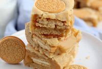 Golden Oreo Blondies Recipe: Chewy Golden Oreo Bar Dessert