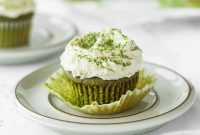 Fluffy Matcha Cupcakes: How to Make Moist Green Tea Cupcakes (Video)
