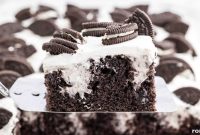 Decadent Oreo Poke Cake Recipe for Chocolate Lovers
