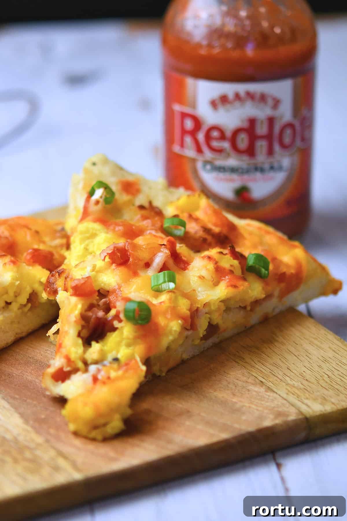 24Bite: Bacon and Eggs Breakfast Pizza Recipe by Christian Guzman