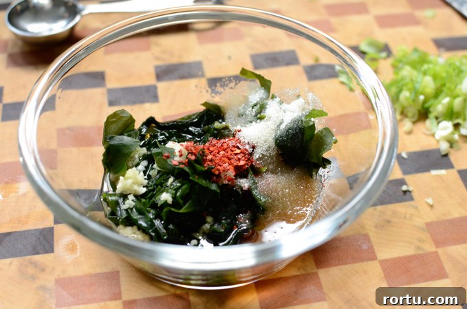 Dried seaweed and seasonings for make oi nanengguk.