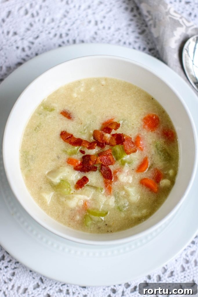 Low Carb Bacon Cauliflower Chowder