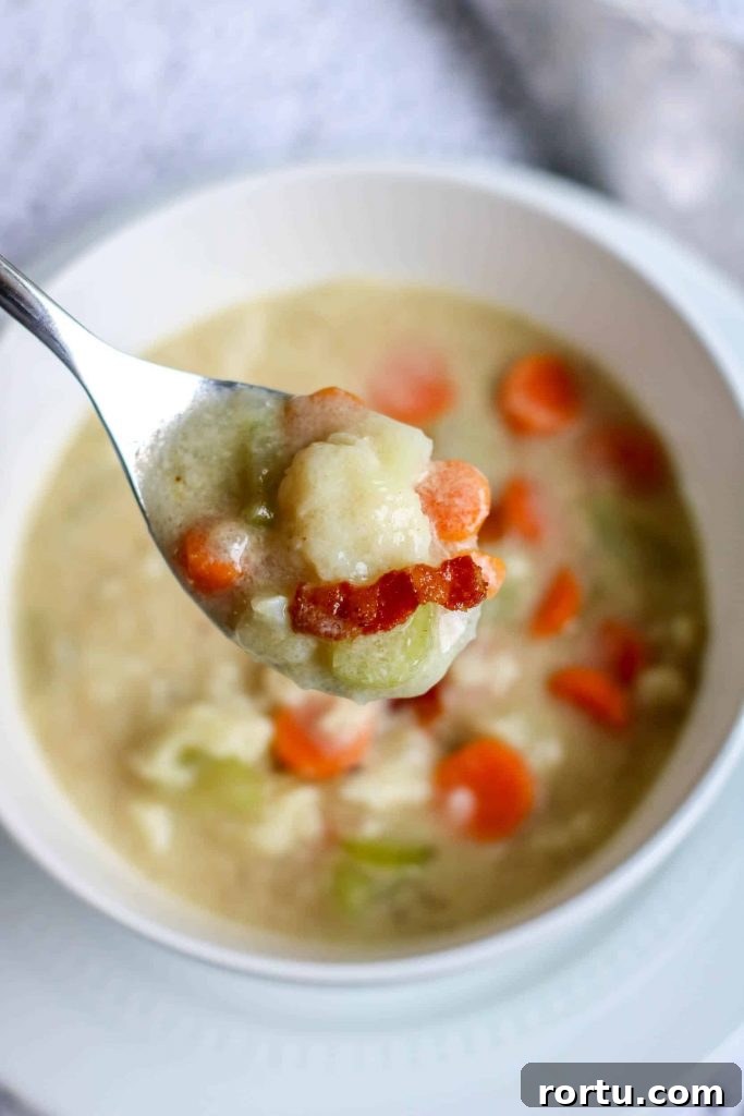 Low Carb Bacon Cauliflower Chowder