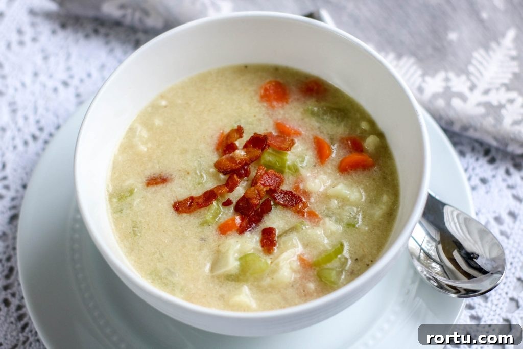 Low Carb Bacon Cauliflower Chowder