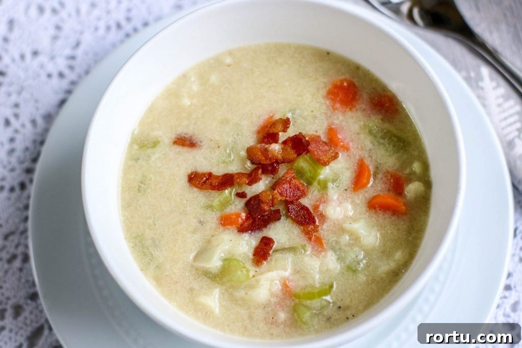 Low Carb Bacon Cauliflower Chowder