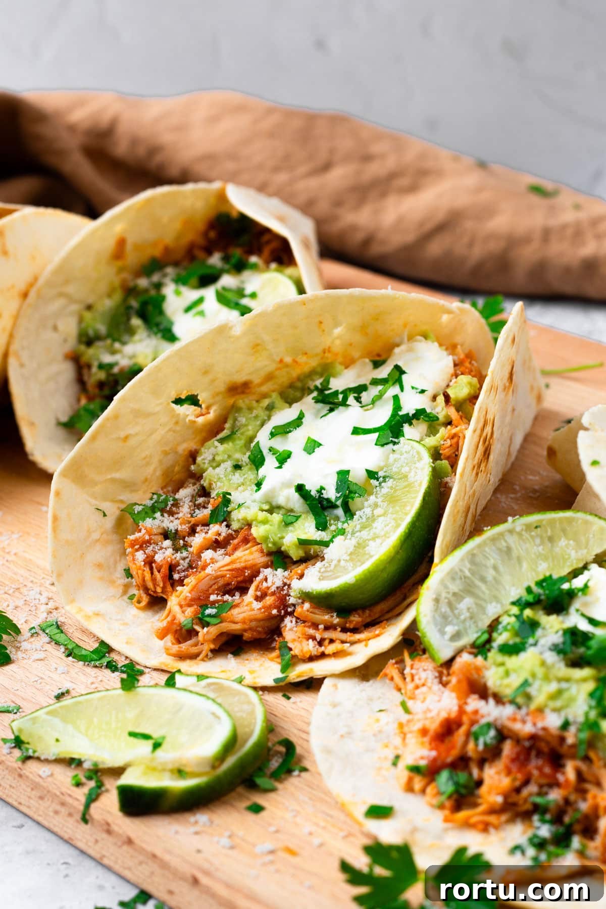 27 Cozy High-Protein Fall Dinners for Busy Weeknights 4 crockpot chicken tacos