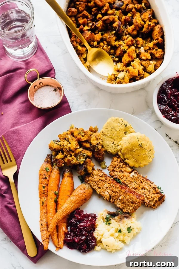Grateful Moments from Thanksgiving 2017 and a Gift for You 2 This Gluten Free Cornbread Stuffing will be a star at your Thanksgiving dinner! It's a healthier side dish that is deliciously simple, loaded with lots of flavour and is vegan! via https://jessicainthekitchen.com