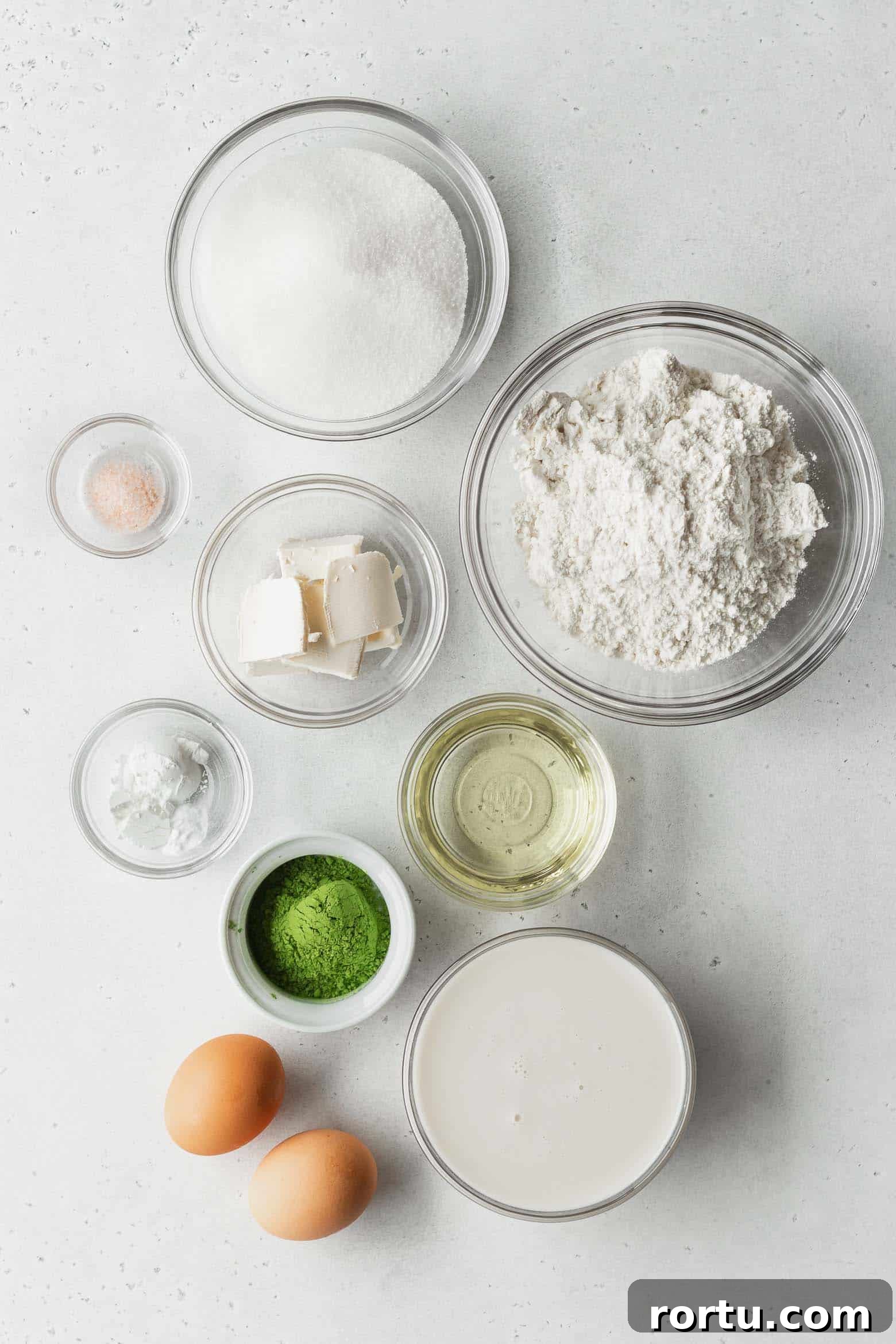 Fluffy Matcha Cupcakes: How to Make Moist Green Tea Cupcakes (Video) 4 Matcha cupcake ingredients