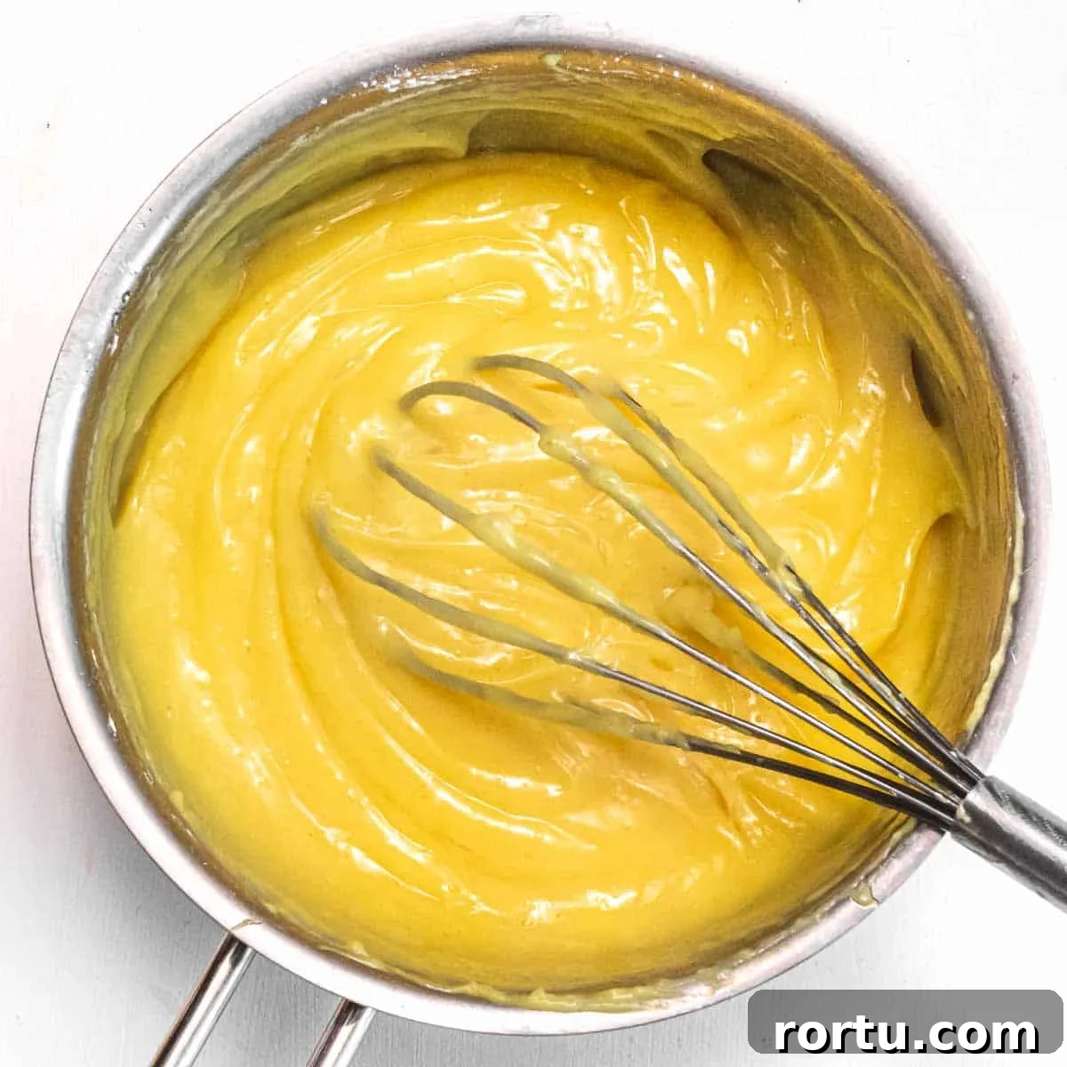 Vegan lemon curd in pot