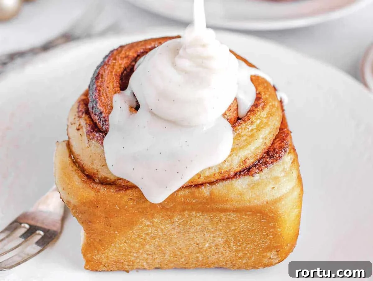Cinnamon rolls with glaze