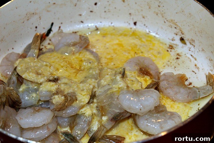 Garlic Butter Grilled Shrimp sauting in pan
